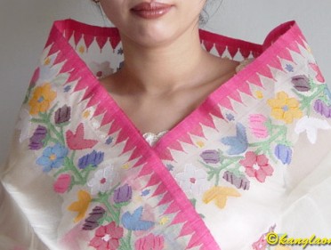 Traditional Meetei Dress - click to enlarge...